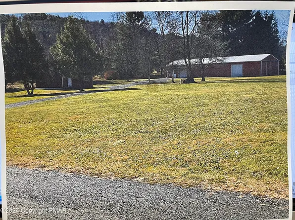 1375 Oak Grove Dr, Lehighton, PA 18235