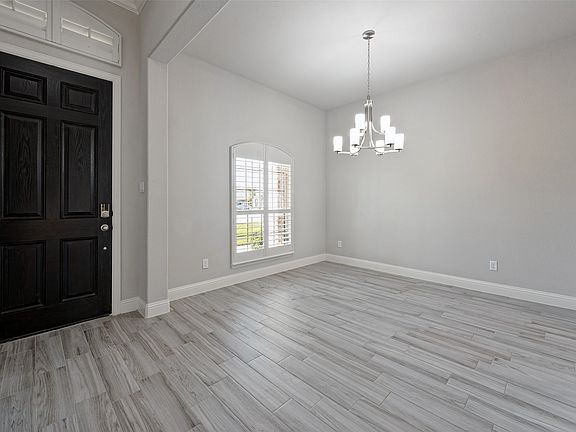3rd image of 6001 Allison Dr