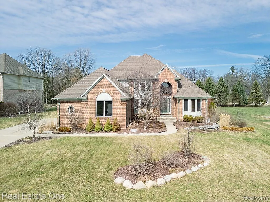 534 Parkland Hills Dr photo 1