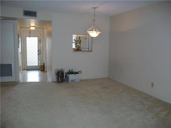 Dining room / living room
