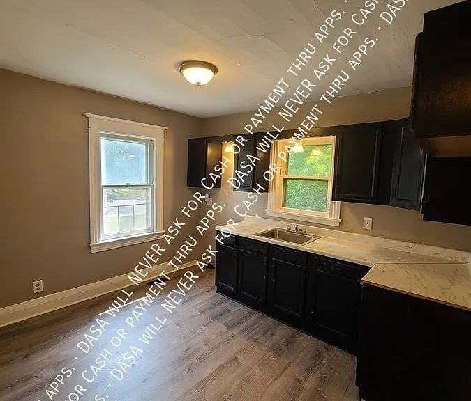 33 Kislingbury St #UPPER — Photo 4