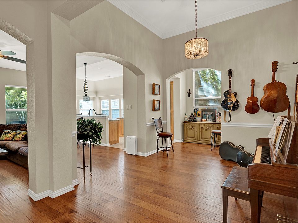 1st image of 4821 Bellflower Way