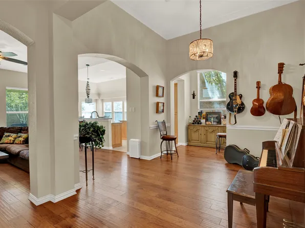 4821 Bellflower Way, Fort Worth, TX 76123