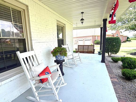 5th image of 364 Anderson Dr