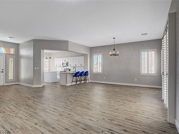 4th image of 10613 Spring Garden Ct