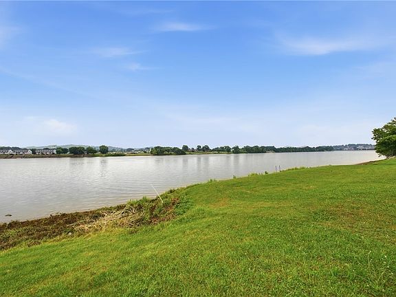 2nd image of 505 Ohio River Rd