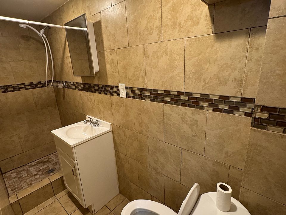 1st image of 4624 Shelbourne St #2