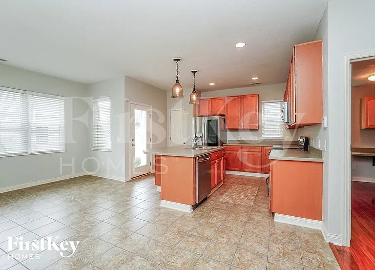 5620 Cardin Blvd — Photo 6