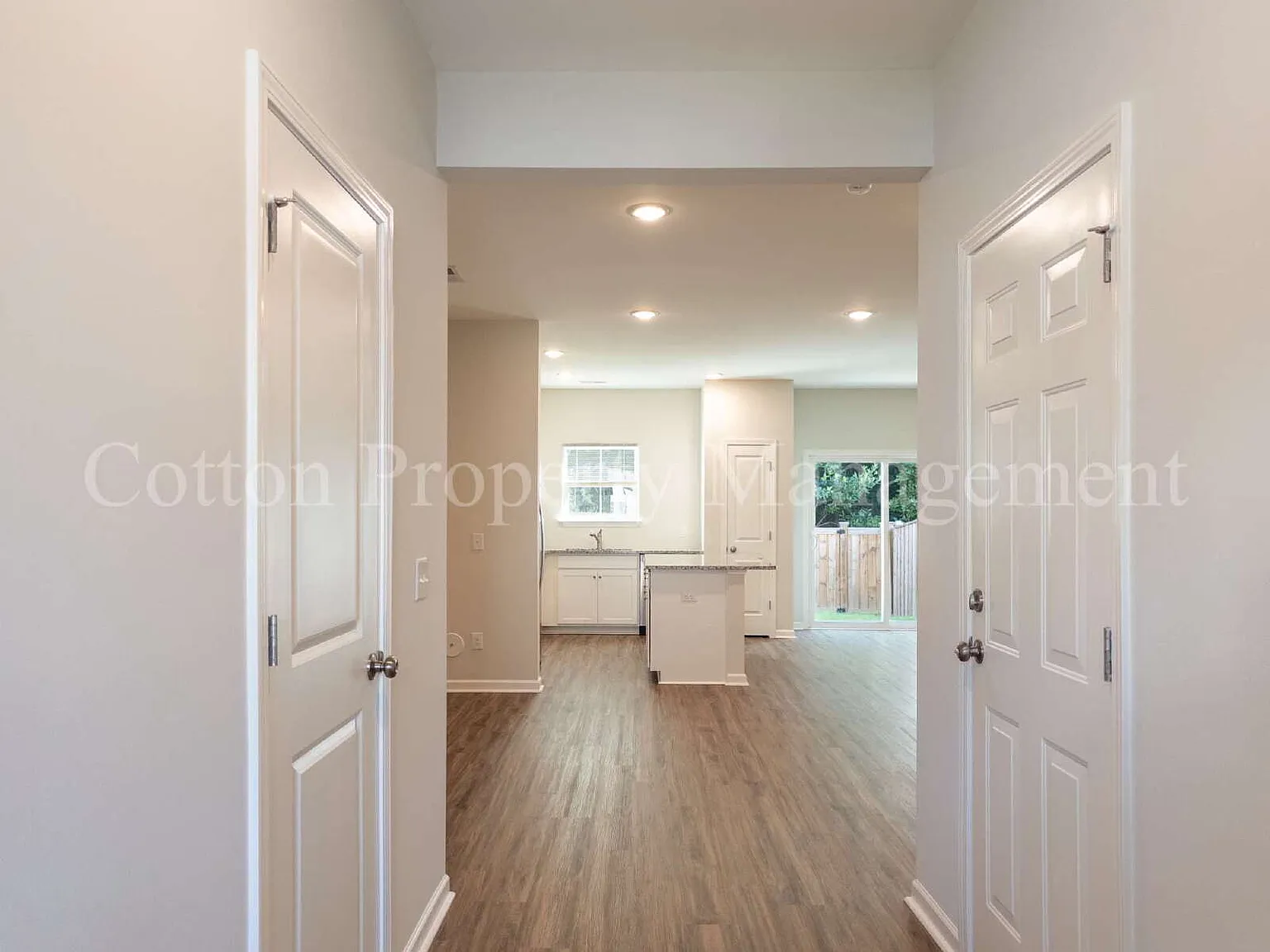 3 bed, 2.5 bath, 1554 sqft, $1,850 — Photo 4