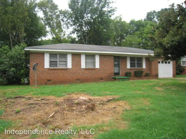 2732 Oaktree Ln NW, Huntsville, AL 35810