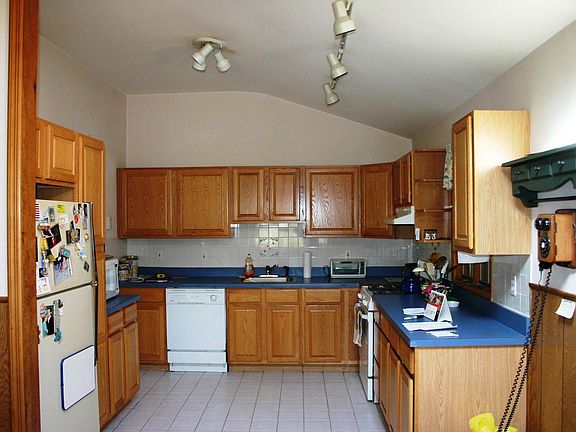 Updated Kitchen Over 21" of Counter Space