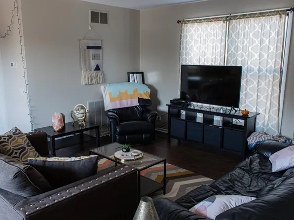 440 N Racine Ave #2, Chicago, IL 60642