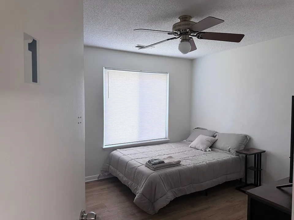 Collegiate Cir