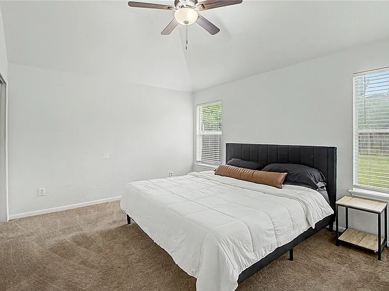 15303 Faircrest Ct — Photo 11