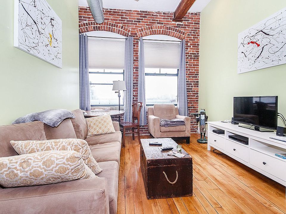1st image of 281 Essex St #402