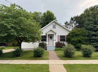 359 6th St, Prairie Du Sac, WI 53578