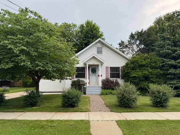 359 6th St, Prairie Du Sac, WI 53578