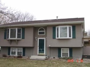1028 Fleur Dr, Waterloo, IA 50701