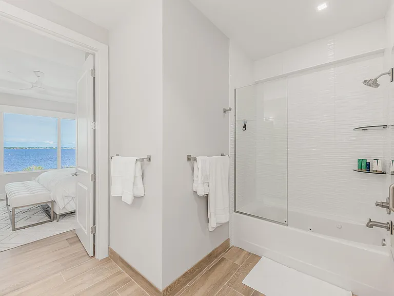 41 SW Seminole St #306 — Photo 22