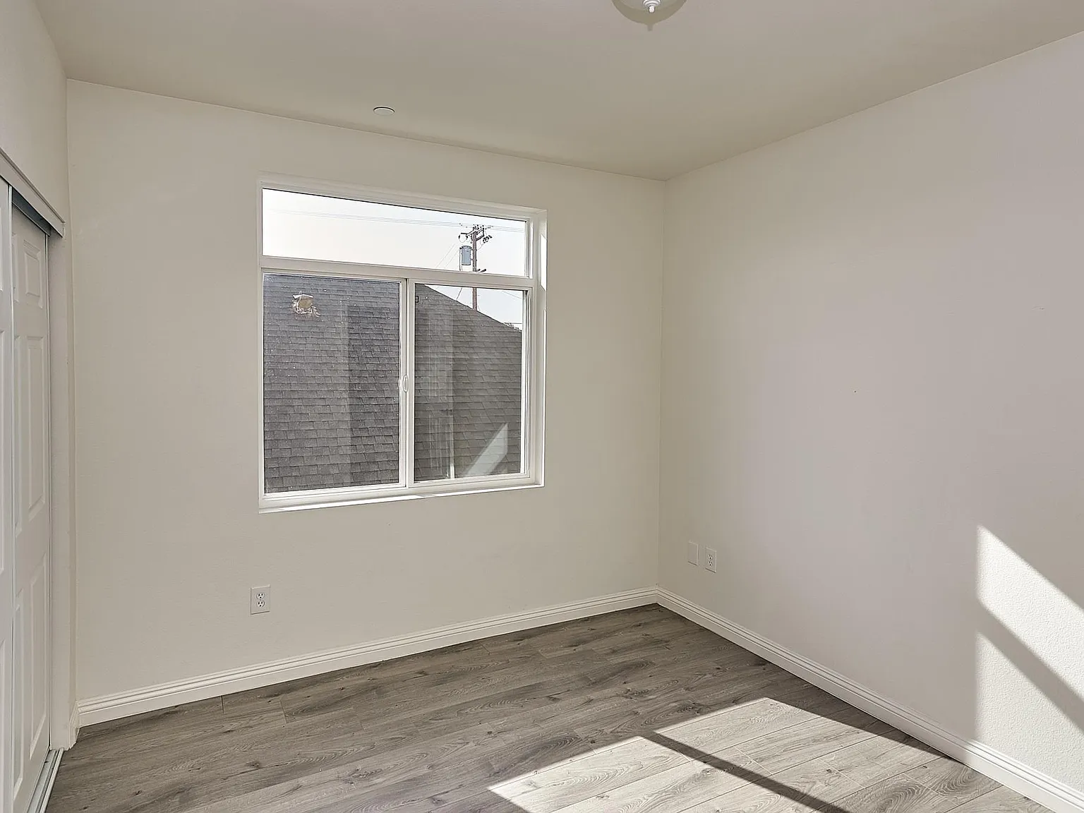 2 bed, 900 sqft, $2,600 — Photo 3