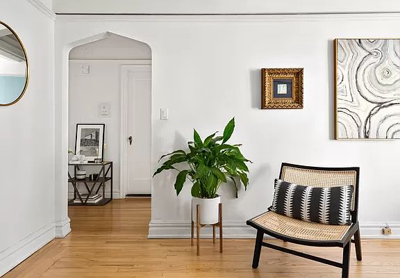 4th image of 200 E 16th St APT 8K