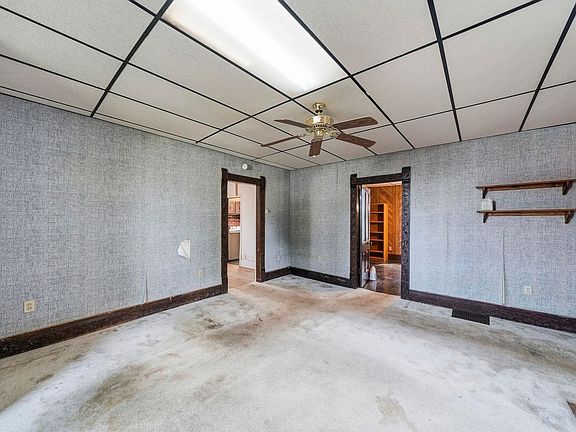 3rd image of 1103 Summit St