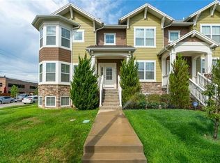 4452 Summit St, Kansas City, MO 64111