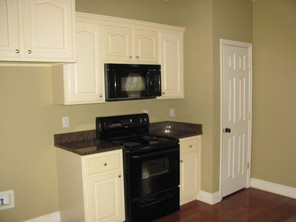 4th image of 112 Hedgerow Dr