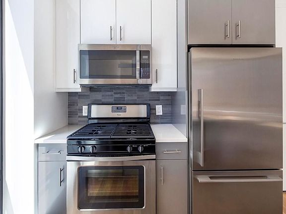 3rd image of 531 Myrtle Ave #3D