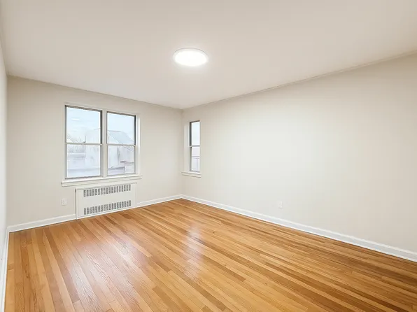 915 East 17th Street image 10 of 12