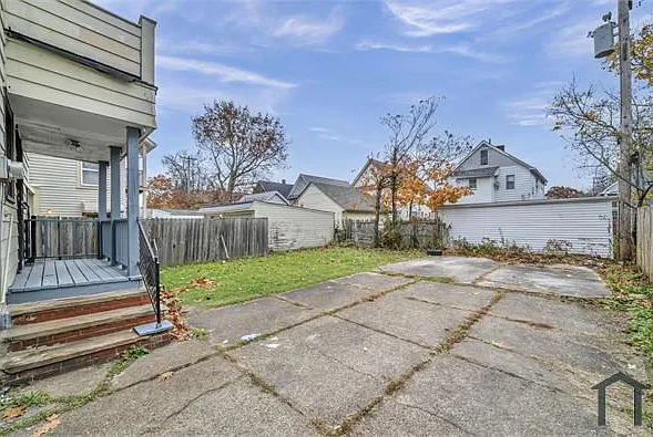 2807 E 124th St #LOWER — Photo 22