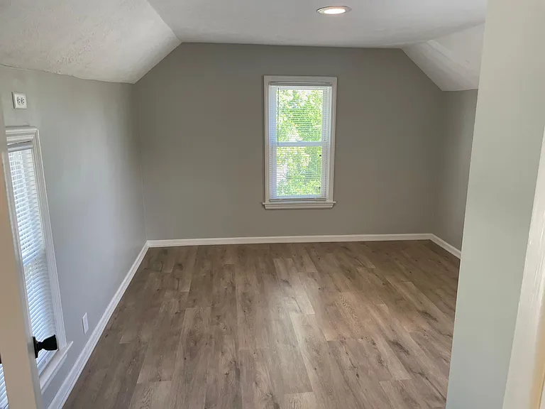 218 S Perry St — Photo 13