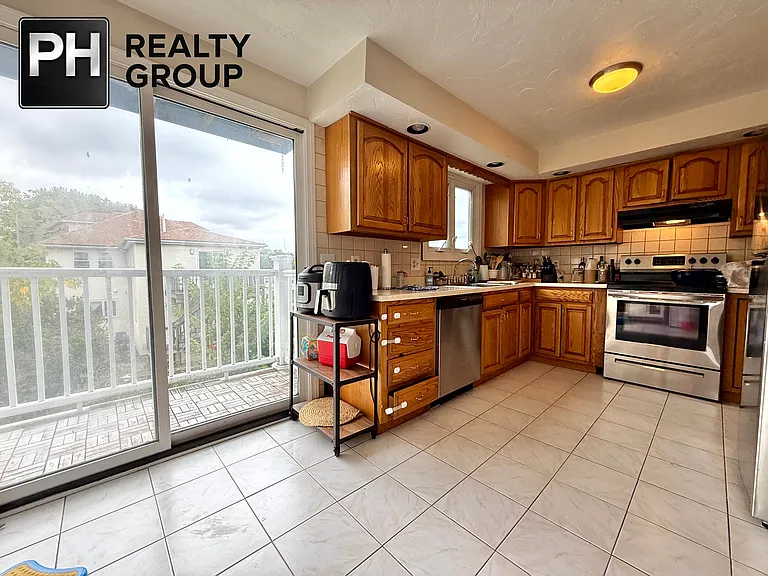 43 Edenfield Ave — Photo 14