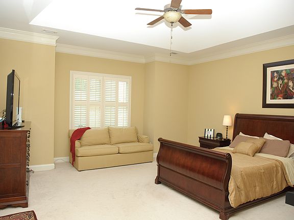4th image of 3022 Lawson Dr