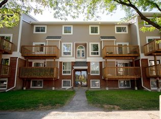 240 Fenerty Ct #8, Ottawa, ON K2L3A7