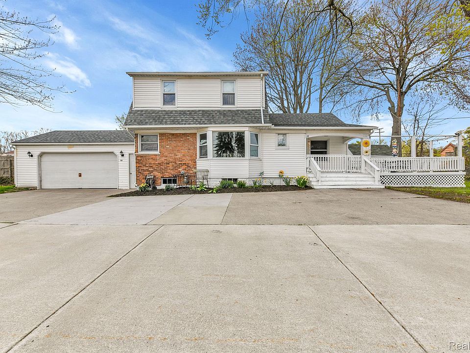 1st image of 28 Gratiot Blvd