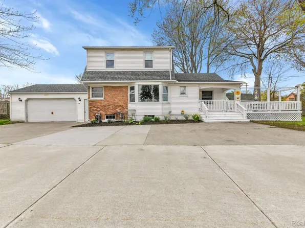 28 Gratiot Blvd, Marysville, MI 48040