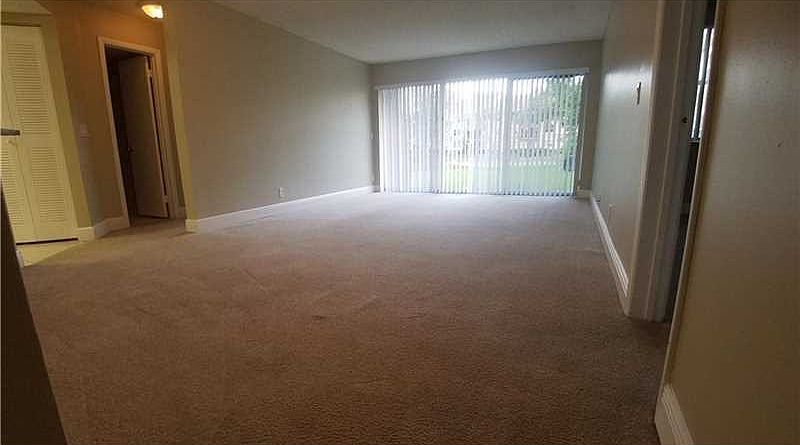 2nd image of 8761 Wiles Rd #4