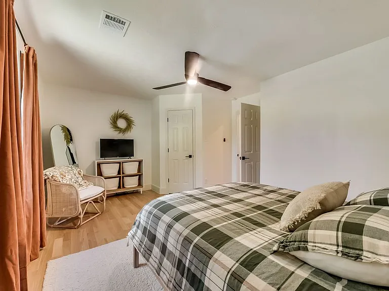 2216 Ridgecrest Trl — Photo 37