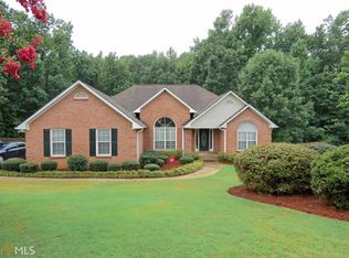 99 Pates Lake Dr, Hampton, GA 30228