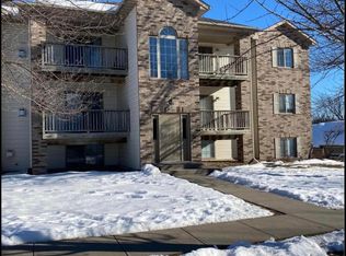2860 Coral Ct APT 302, Coralville, IA 52241