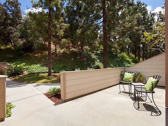5th image of 4557 Chateau Dr