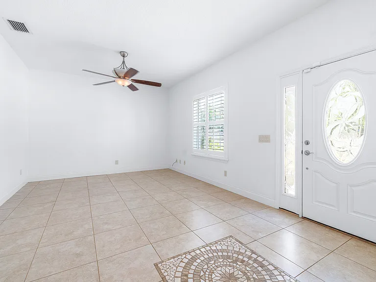 5318 11th St SE — Photo 3