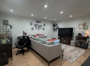 1756 W Rosehill Dr APT 1C, Chicago, IL 60660