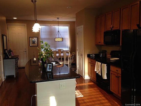 4th image of 120 Steinbeck Way APT B