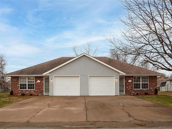 3rd image of 1121 SW Ephraim Dr #45B