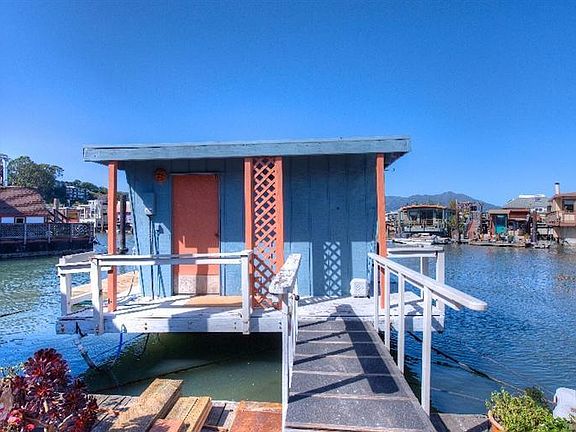 3rd image of 37 South Forty Harbor