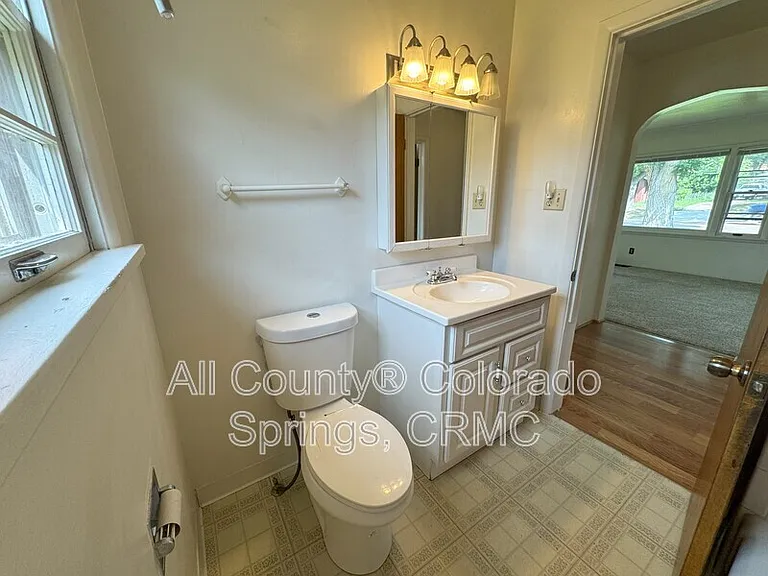 1407 E Platte Ave — Photo 10