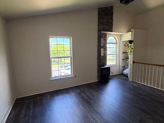 4th image of 1225 W Whitehall St #1221