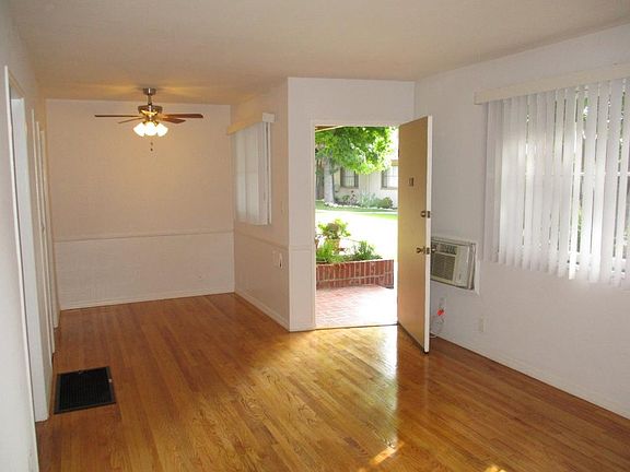 3rd image of 1240 S Marengo Ave #2